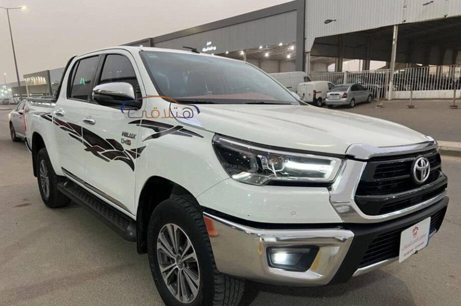 Hilux Toyota White