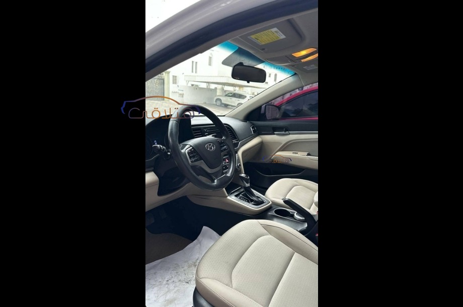 Elantra Hyundai White