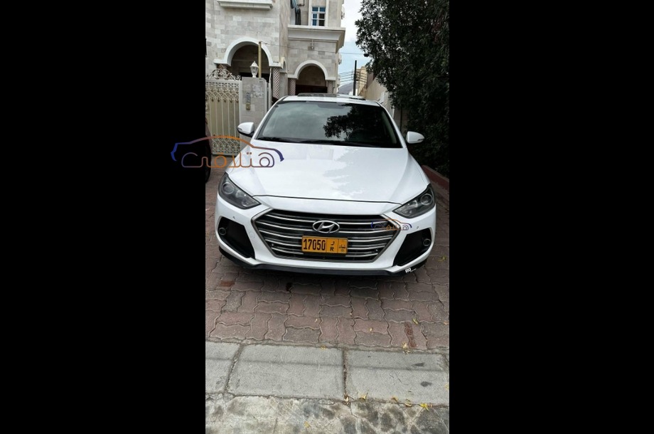 Elantra Hyundai White