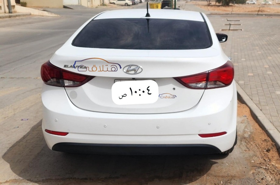 Elantra Hyundai White