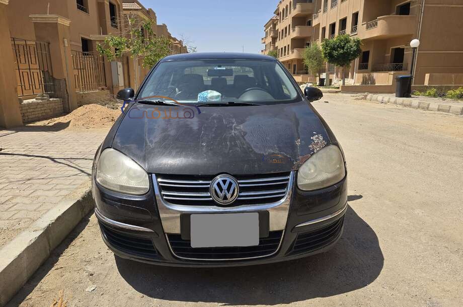 Jetta Volkswagen أسود