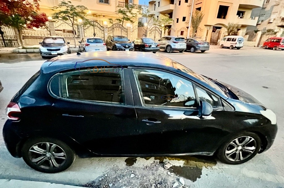208 Peugeot Black