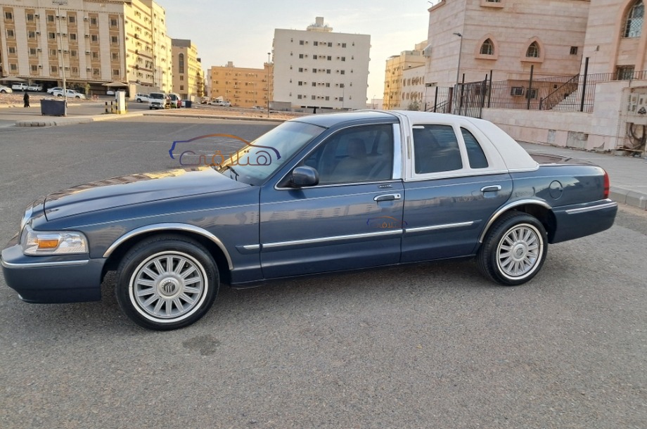 Grand marquis Ford Dark blue