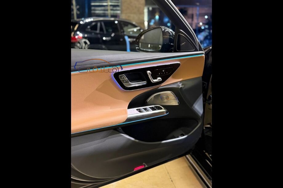 E 200 Mercedes Black