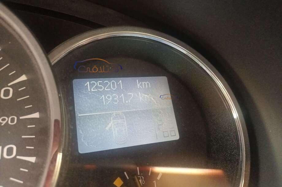 Fluence Renault رمادي