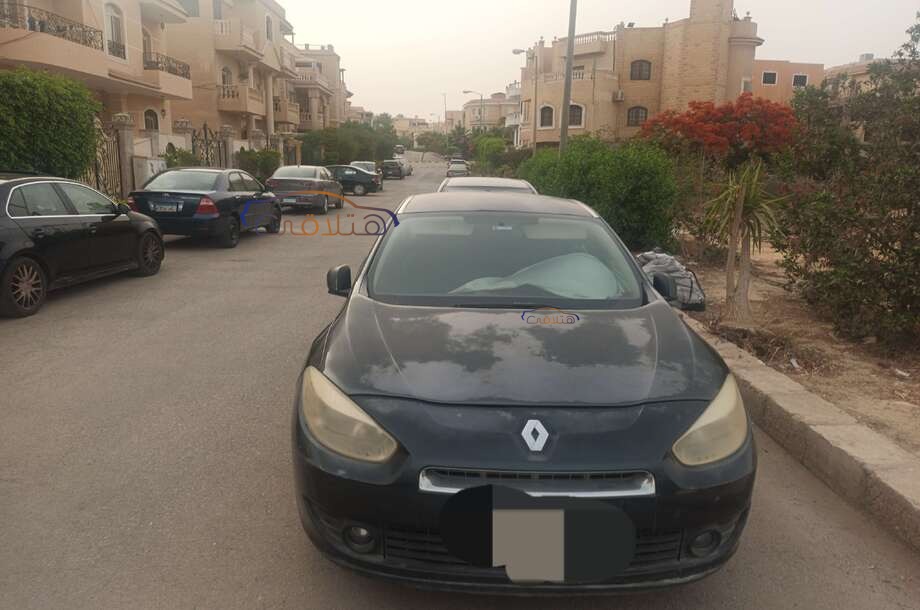 Fluence Renault رمادي