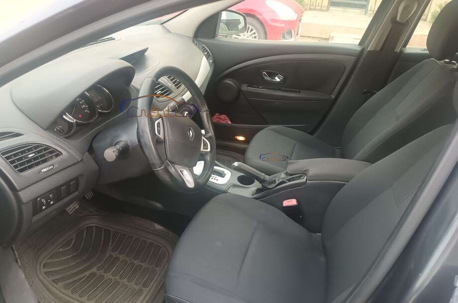 Fluence Renault رمادي