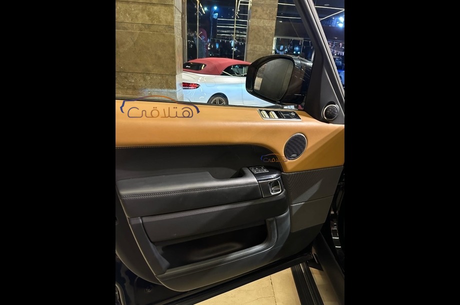 Sport Land Rover أسود