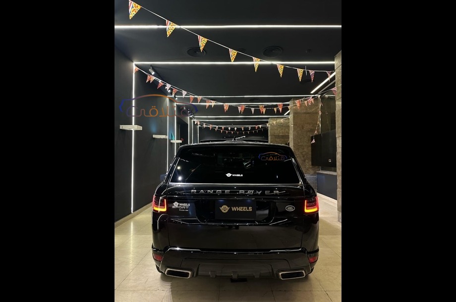 Sport Land Rover أسود