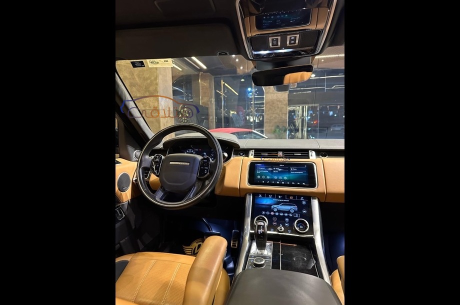 Sport Land Rover أسود