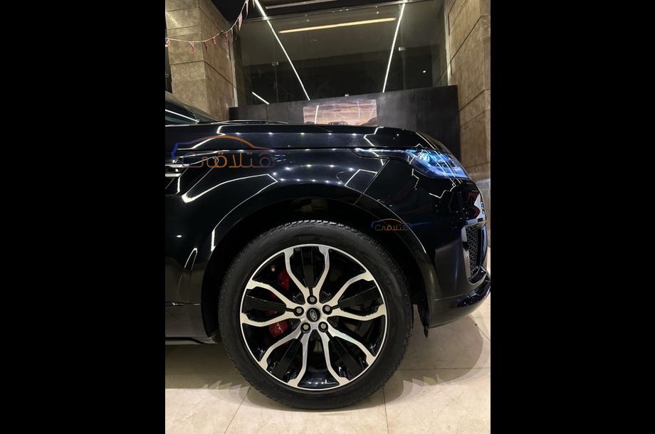 Sport Land Rover أسود