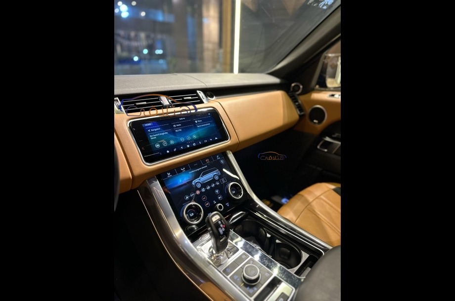 Sport Land Rover أسود