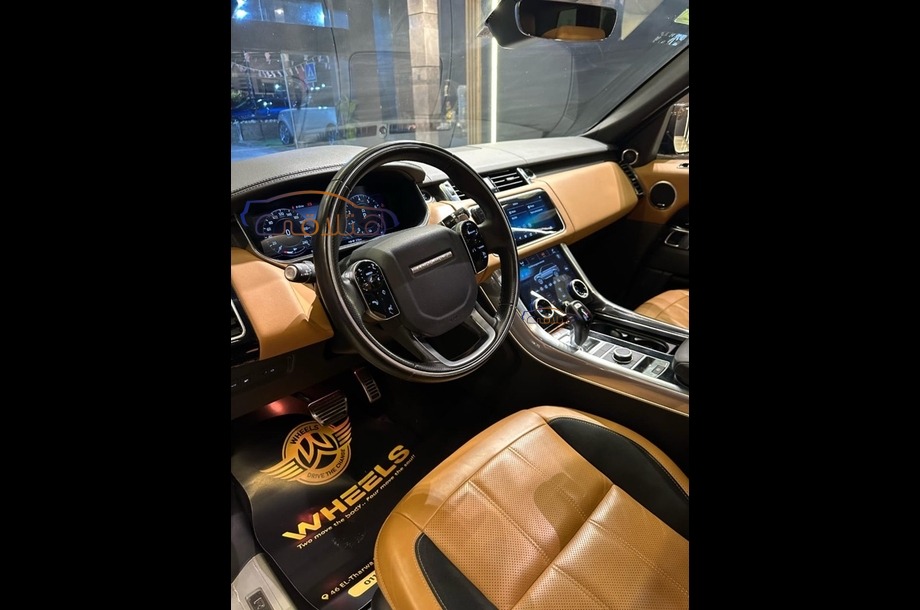 Sport Land Rover أسود