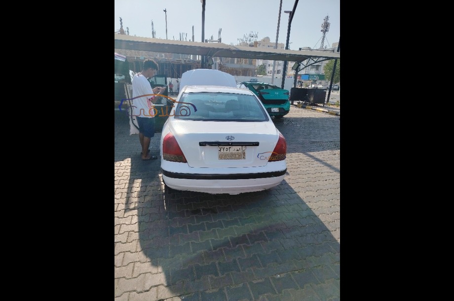 Elantra Hyundai White