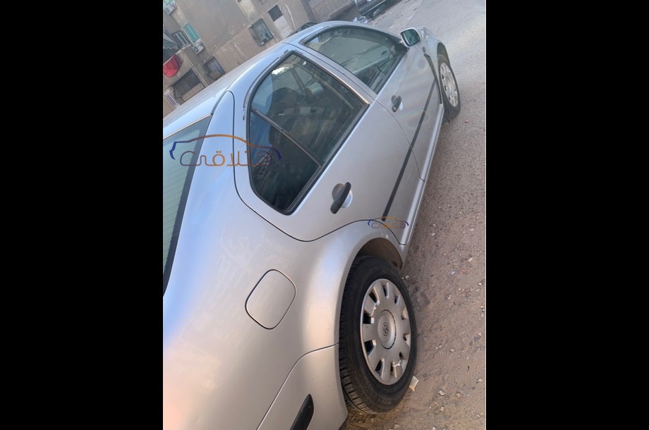 Bora Volkswagen فضي