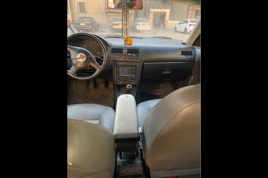 Bora Volkswagen فضي