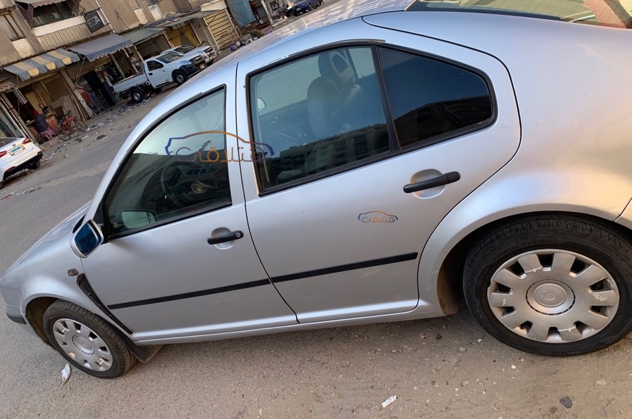 Bora Volkswagen فضي