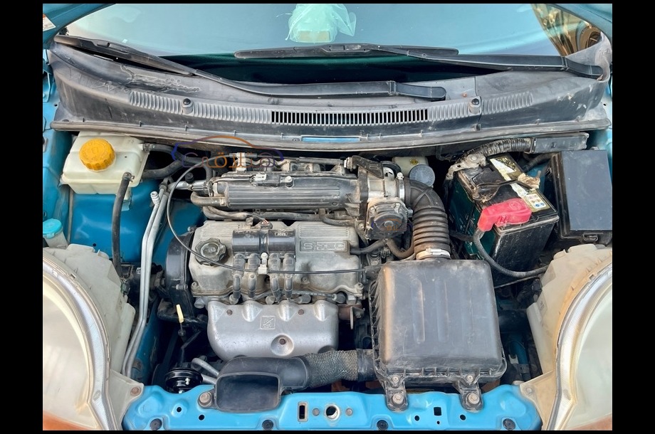 Spark Chevrolet الأزرق الداكن