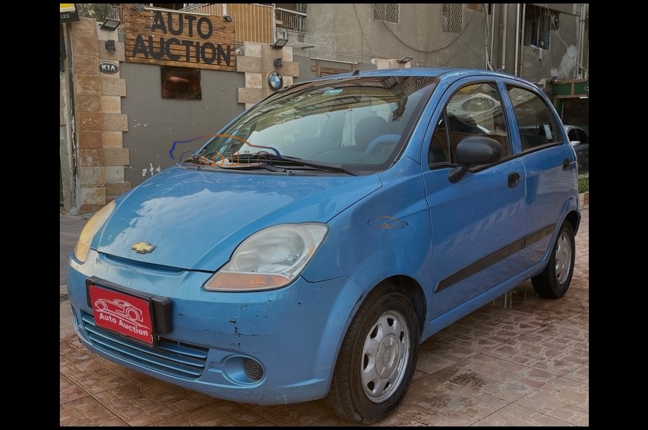 Spark Chevrolet الأزرق الداكن
