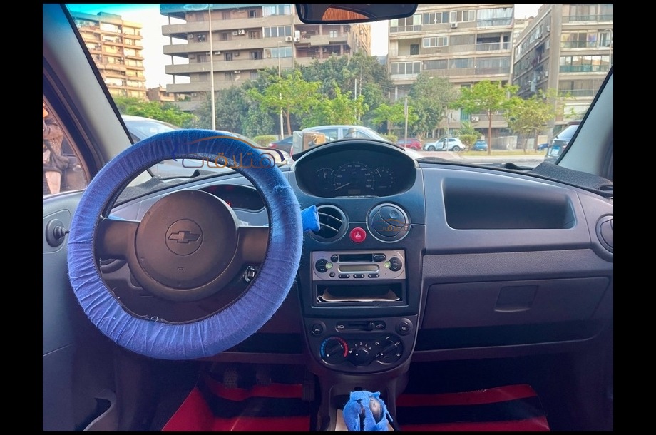 Spark Chevrolet الأزرق الداكن