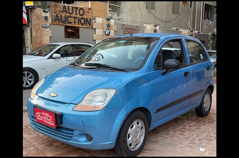 Spark Chevrolet الأزرق الداكن