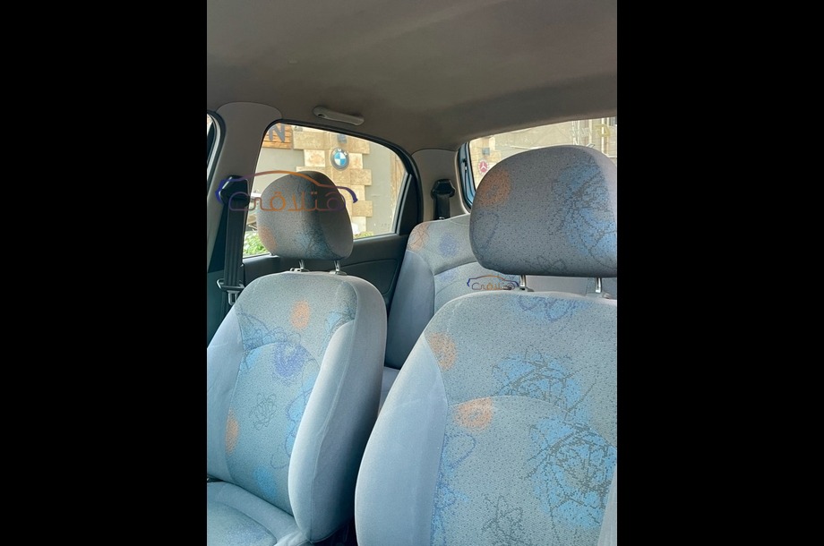 Spark Chevrolet الأزرق الداكن