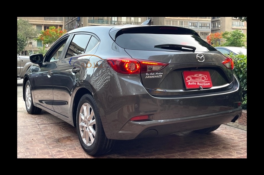 Mazda 3 Mazda رمادي