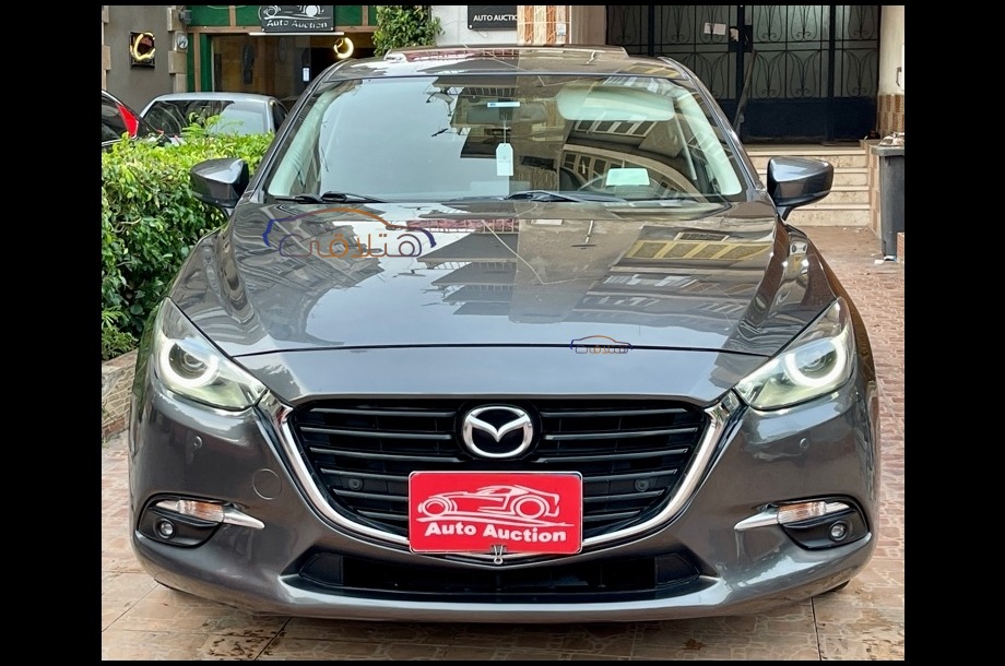 Mazda 3 Mazda رمادي