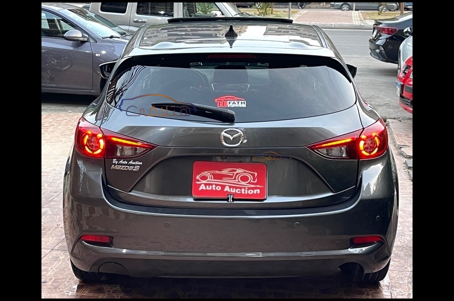 Mazda 3 Mazda رمادي