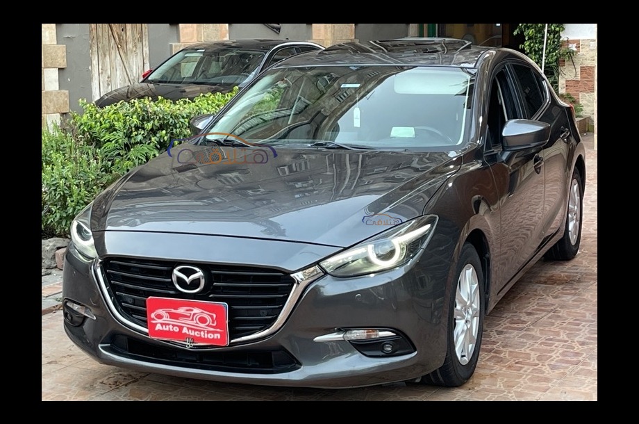 Mazda 3 Mazda رمادي