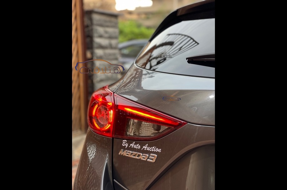 Mazda 3 Mazda رمادي