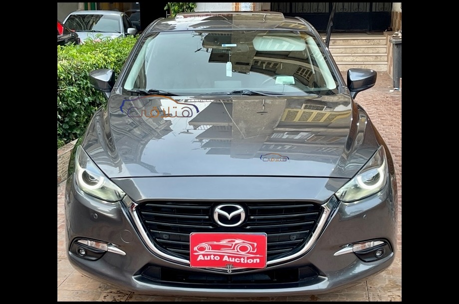 Mazda 3 Mazda رمادي
