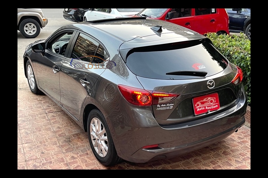 Mazda 3 Mazda رمادي