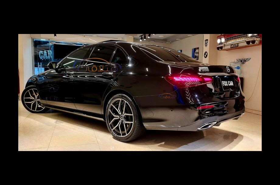 E 200 Mercedes أسود