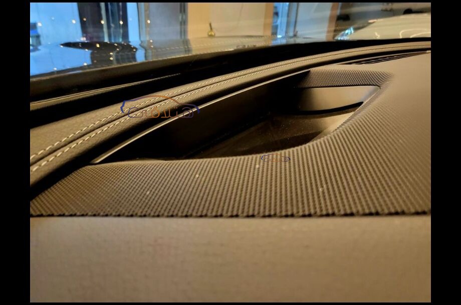 E 200 Mercedes أسود