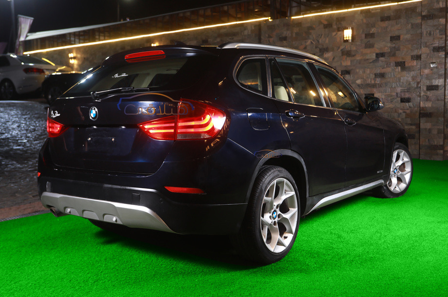 X1 BMW Dark blue