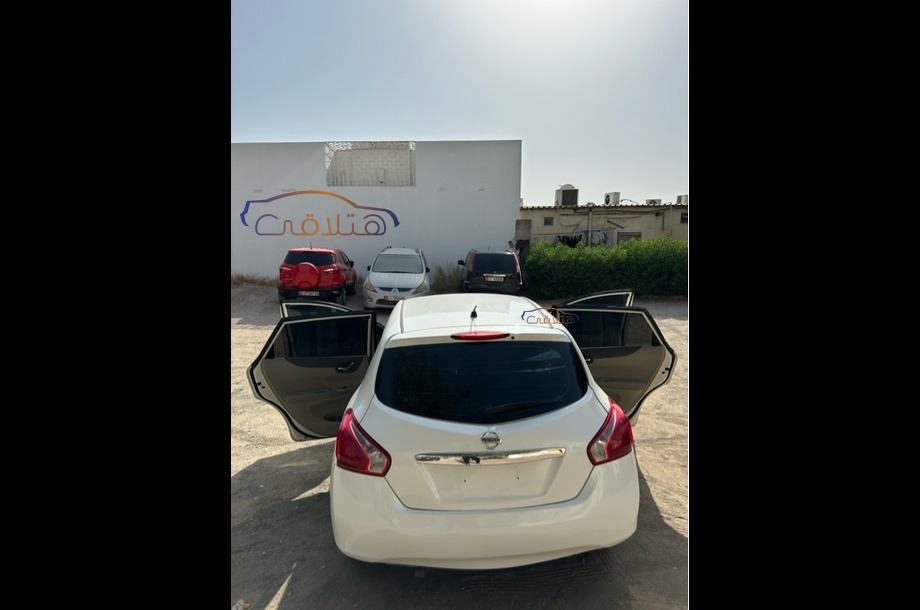 Tiida Nissan أبيض