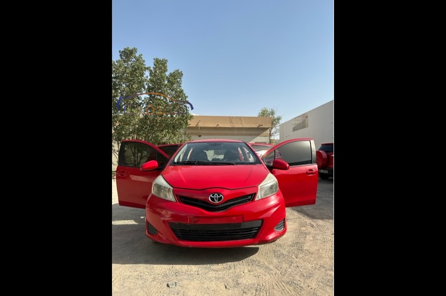 Yaris Toyota Red