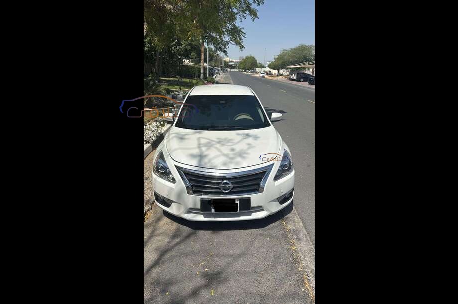 Altima Nissan White