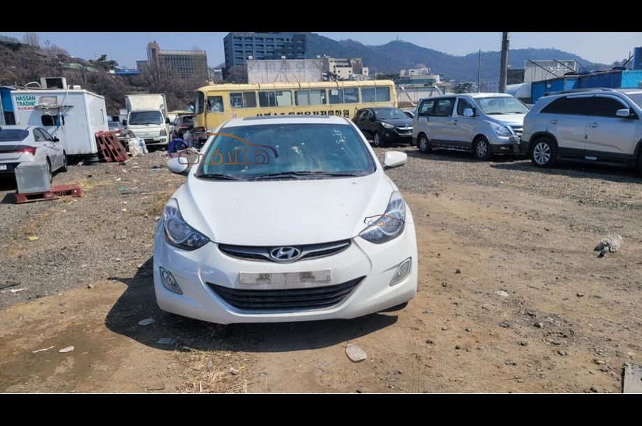 Avante Hyundai White