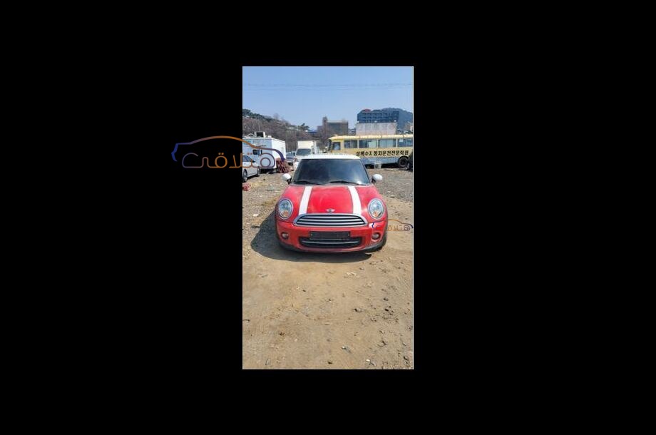 Cooper Mini احمر
