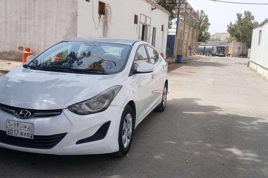 Elantra Hyundai White