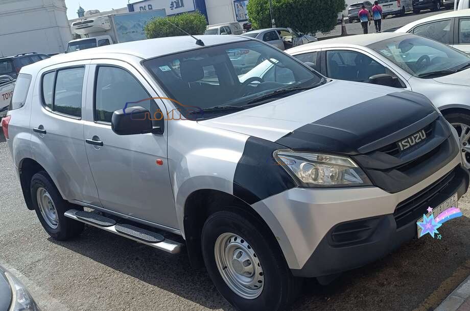 Trooper Isuzu Silver