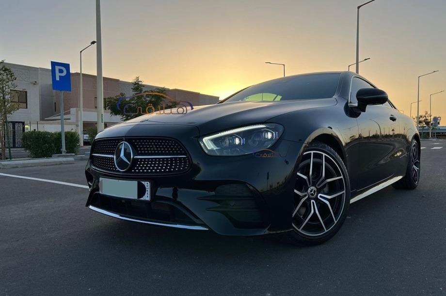 200 Mercedes Black