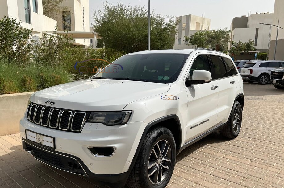 Grand Cherokee Jeep White