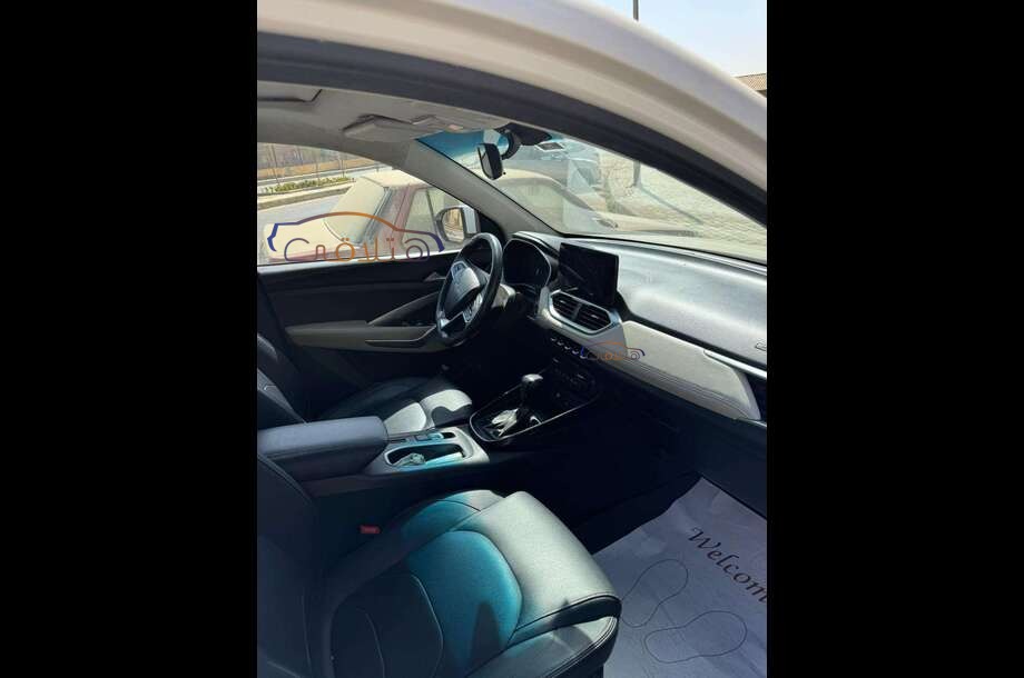 Captiva Chevrolet أبيض