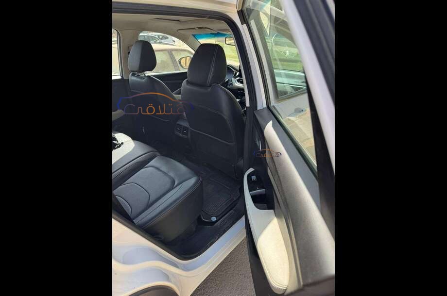 Captiva Chevrolet أبيض