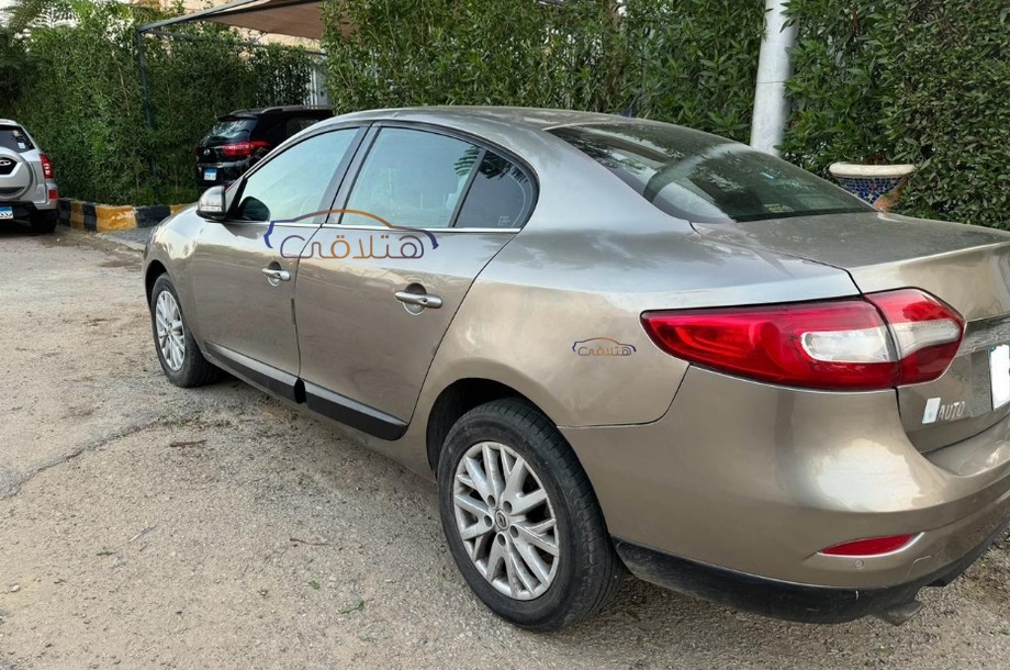 Fluence Renault برونزي