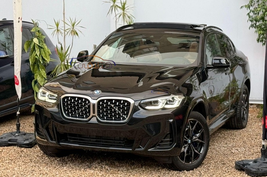 X4 BMW أسود