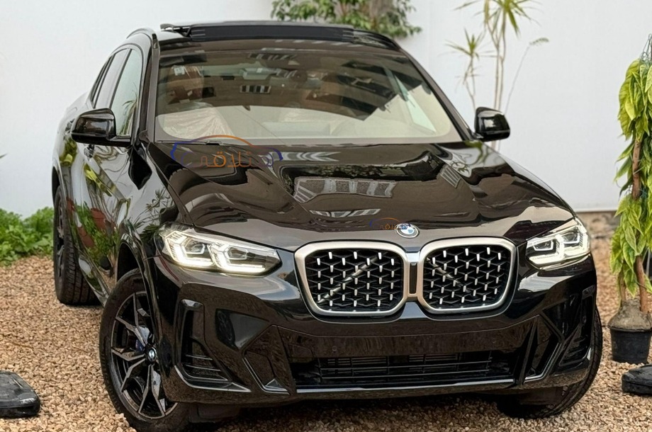 X4 BMW أسود